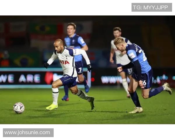 英超羽毛球深度解析上海羽毛球队反击战术与策略的全景剖析 英超羽毛球深度解析上海羽毛球队反击战术与策略的全景剖析